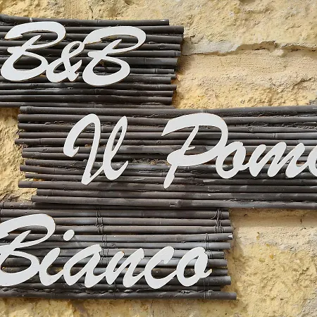ベッド・アンド・ブレックファスト Il Pomo Bianco *